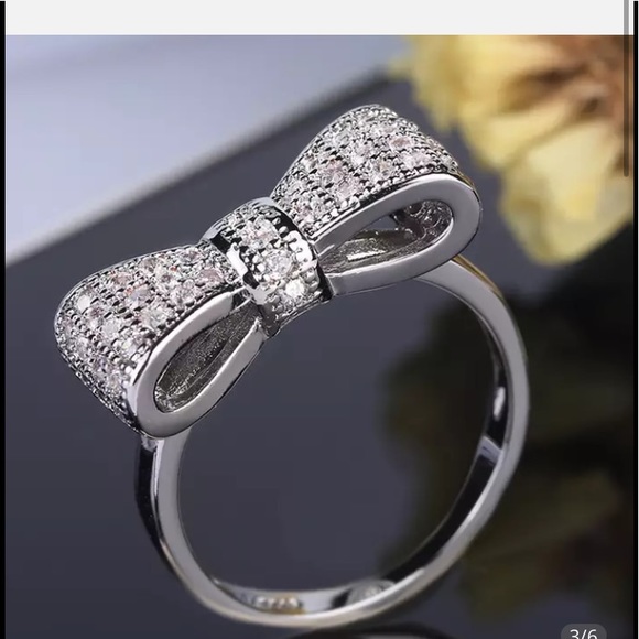 ❤️Exquisite Silver Fashion Bow Ring in Size 7, 8 and 9❤️ - Picture 3 of 7